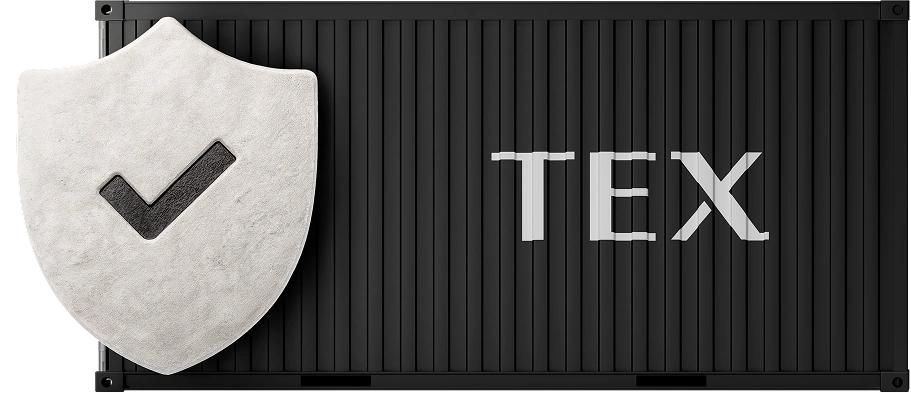 Um contêiner de transporte preto com a logo da TEX Shipping na lateral, parcialmente coberto por um grande escudo branco com uma marca de verificação preta em primeiro plano, simbolizando o seguro de carga.